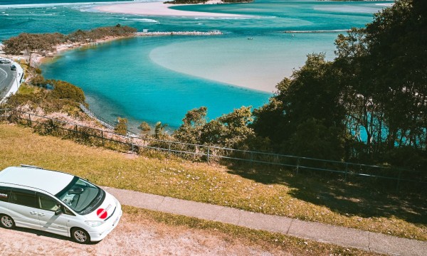 Aussie road trip blue ocean