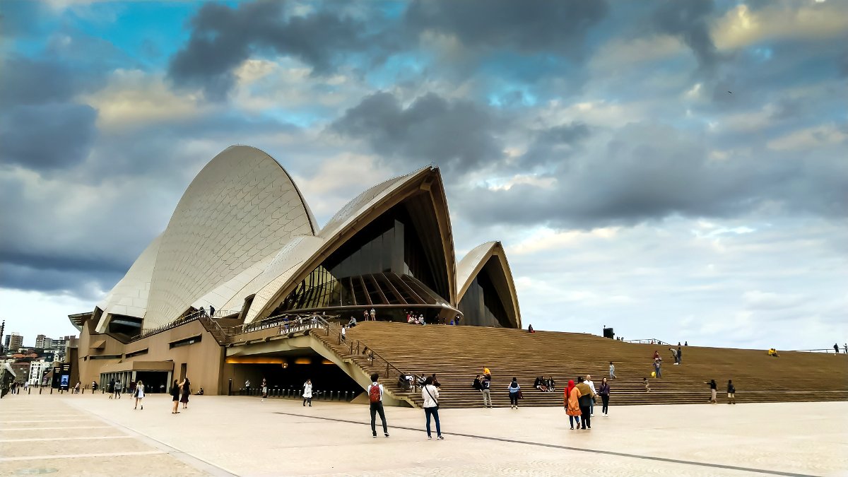 See Opera House in Sydney